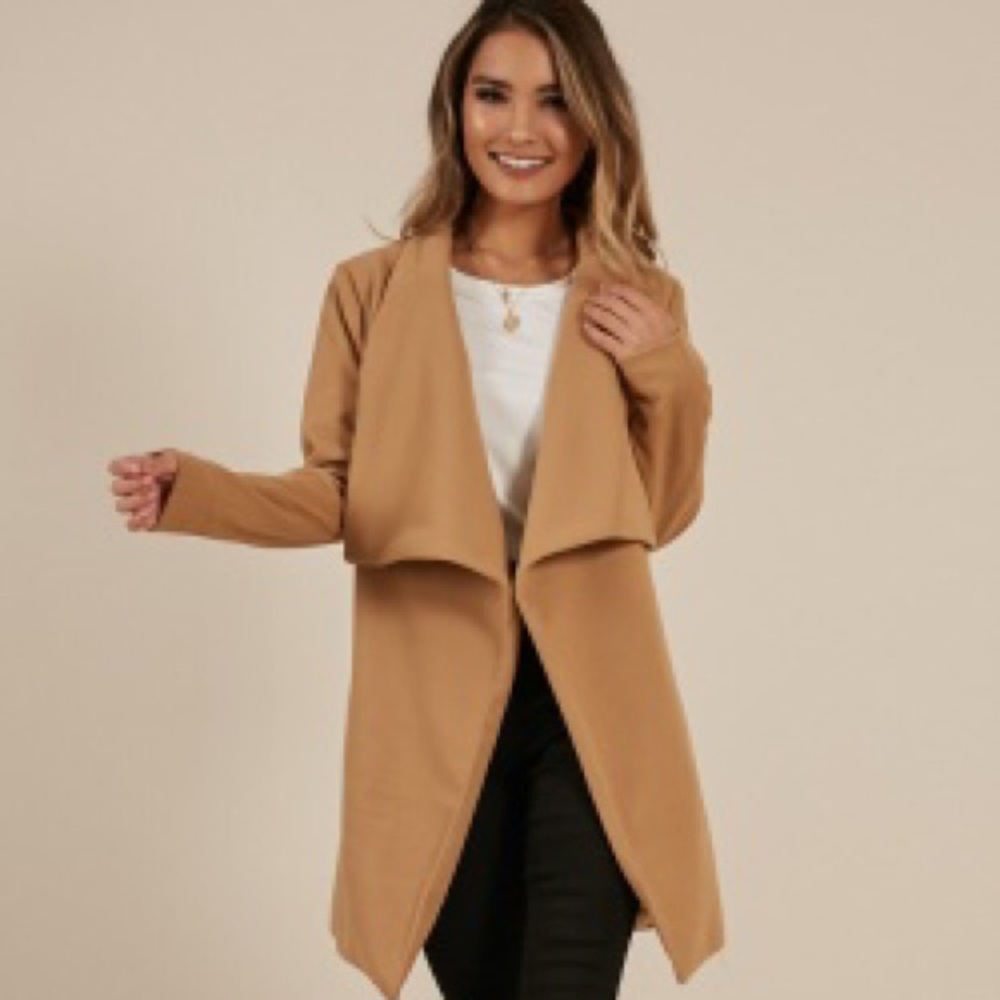SHOWPO Beige coat with pockets